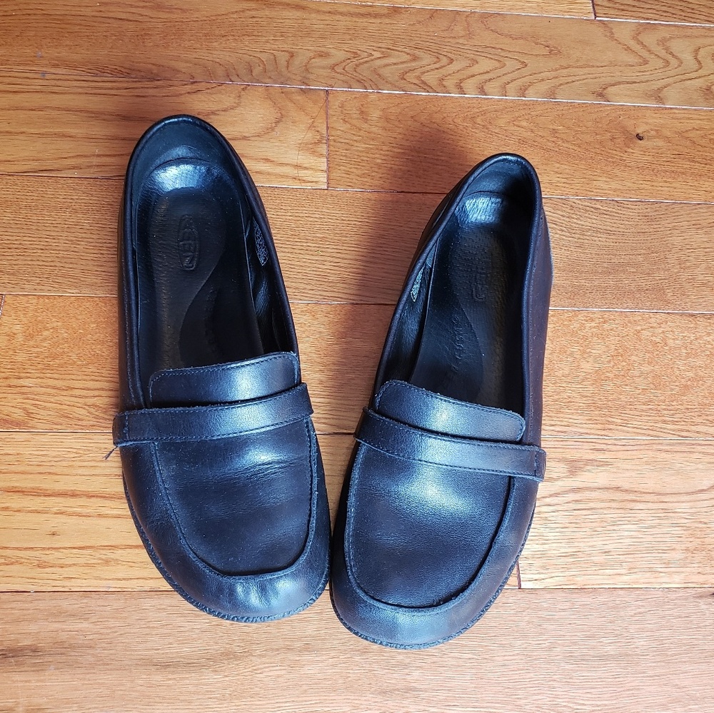Keen Black Loafers Size 9